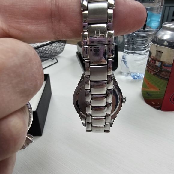 Bulova ladies watch.  Mother of pearl face. Pictures don't do it justice. - Picture 6 of 7